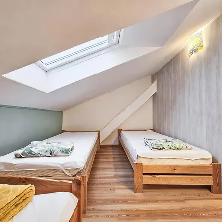 Gunram Mazury Apartman *