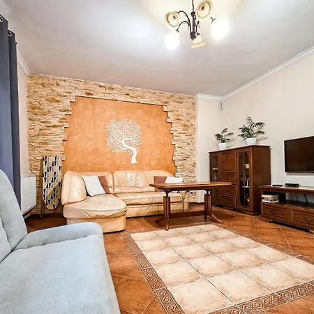 Gunram Mazury Διαμέρισμα *